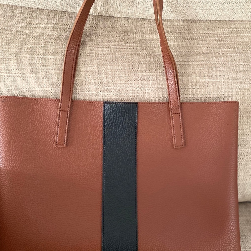 Vince Camuto Tote